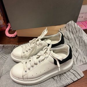ALEXANDER MCQUEEN SNEAKERS